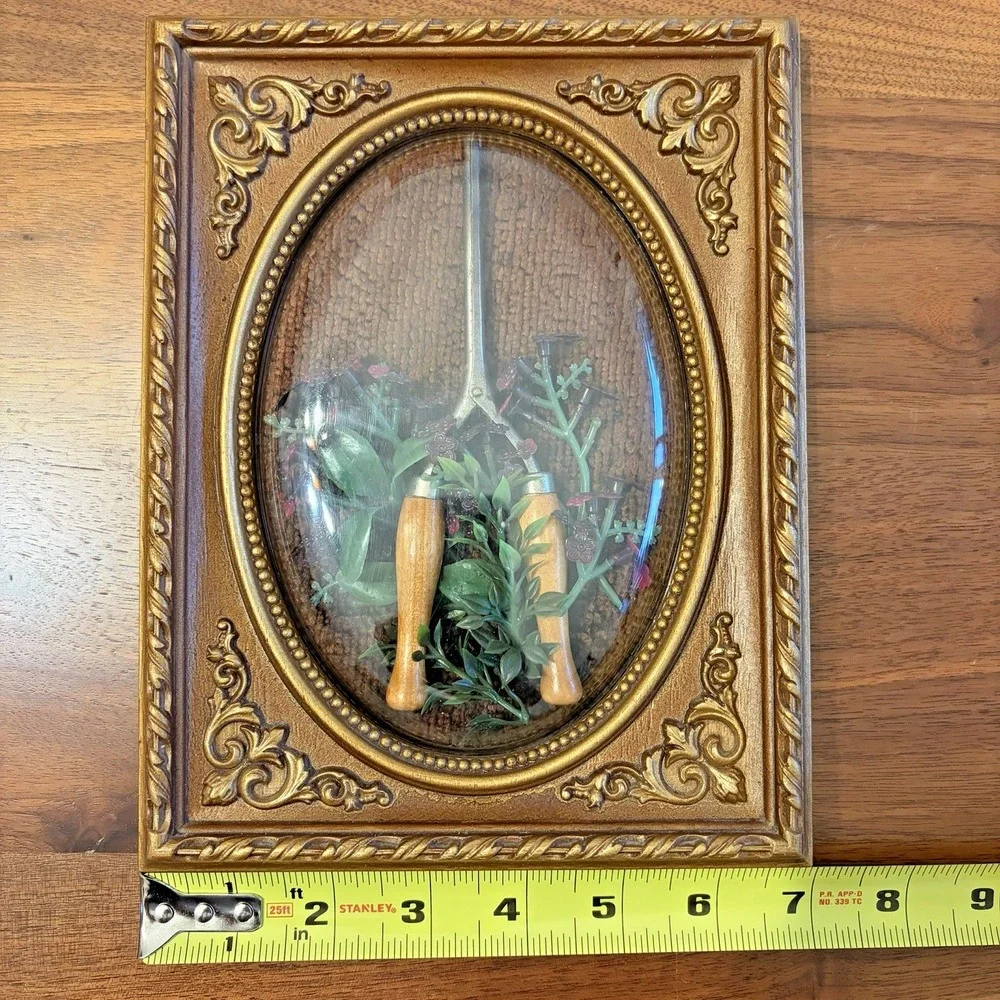 Vintage Picture Frame Gold Faux Wood Baroque Victorian Botanical Display